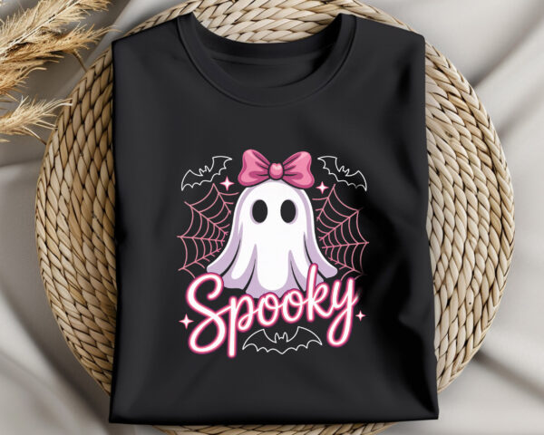 Spooky Ghost Halloween Women’s Relaxed T-Shirt – Cute Casual Tee